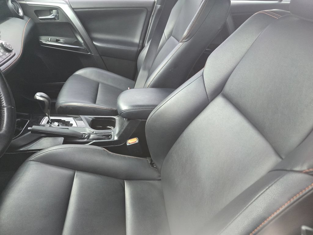Used 2018 Toyota RAV4 SE w/ Protection Package AWD/4WD image 19