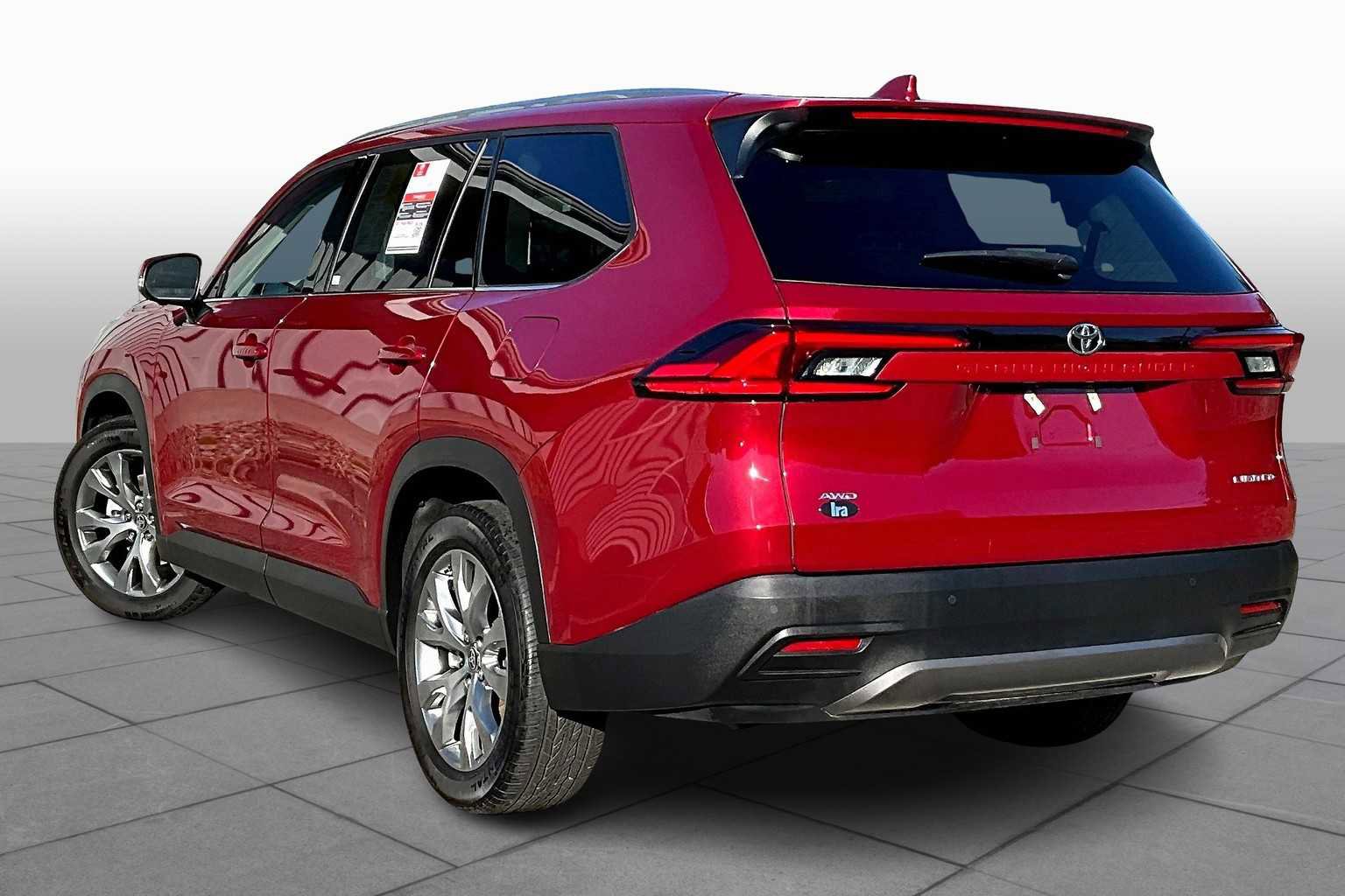 Used 2024 Toyota Grand Highlander Limited image 10