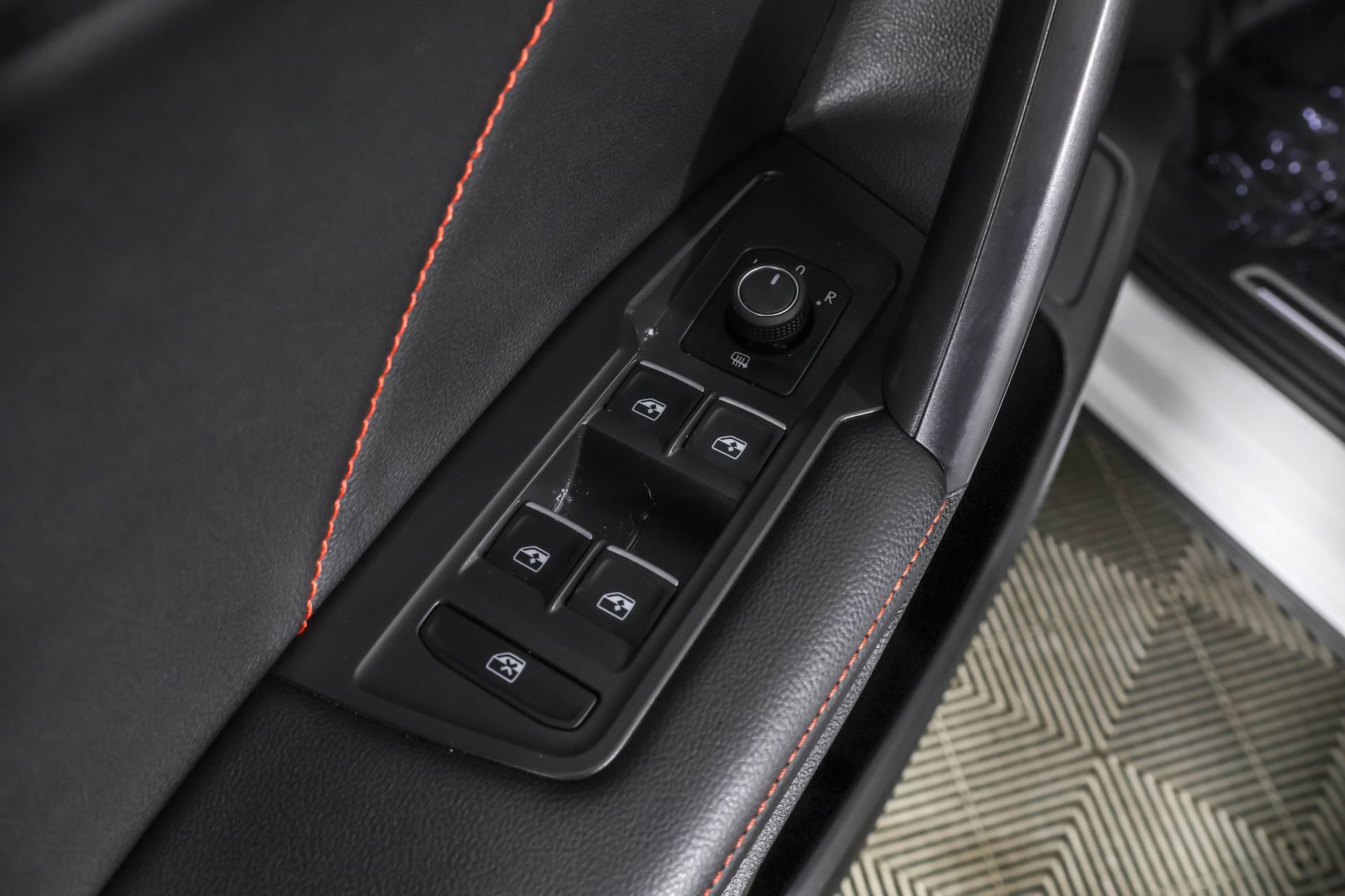 Used 2024 Volkswagen Tiguan Wolfsburg Edition image 34