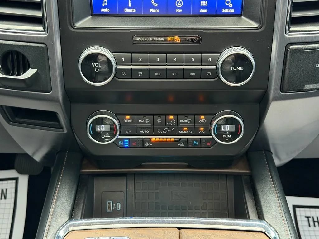 Used 2020 Ford Expedition Platinum AWD/4WD image 24