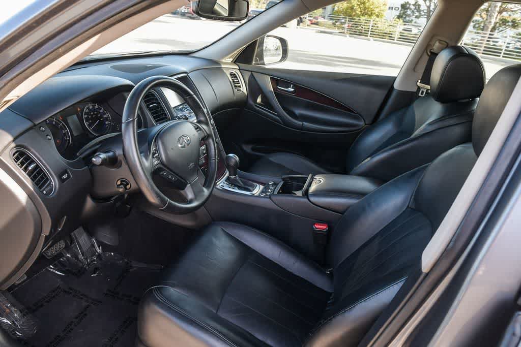 Used 2017 INFINITI QX50 2WD w/ Premium Plus Package image 16