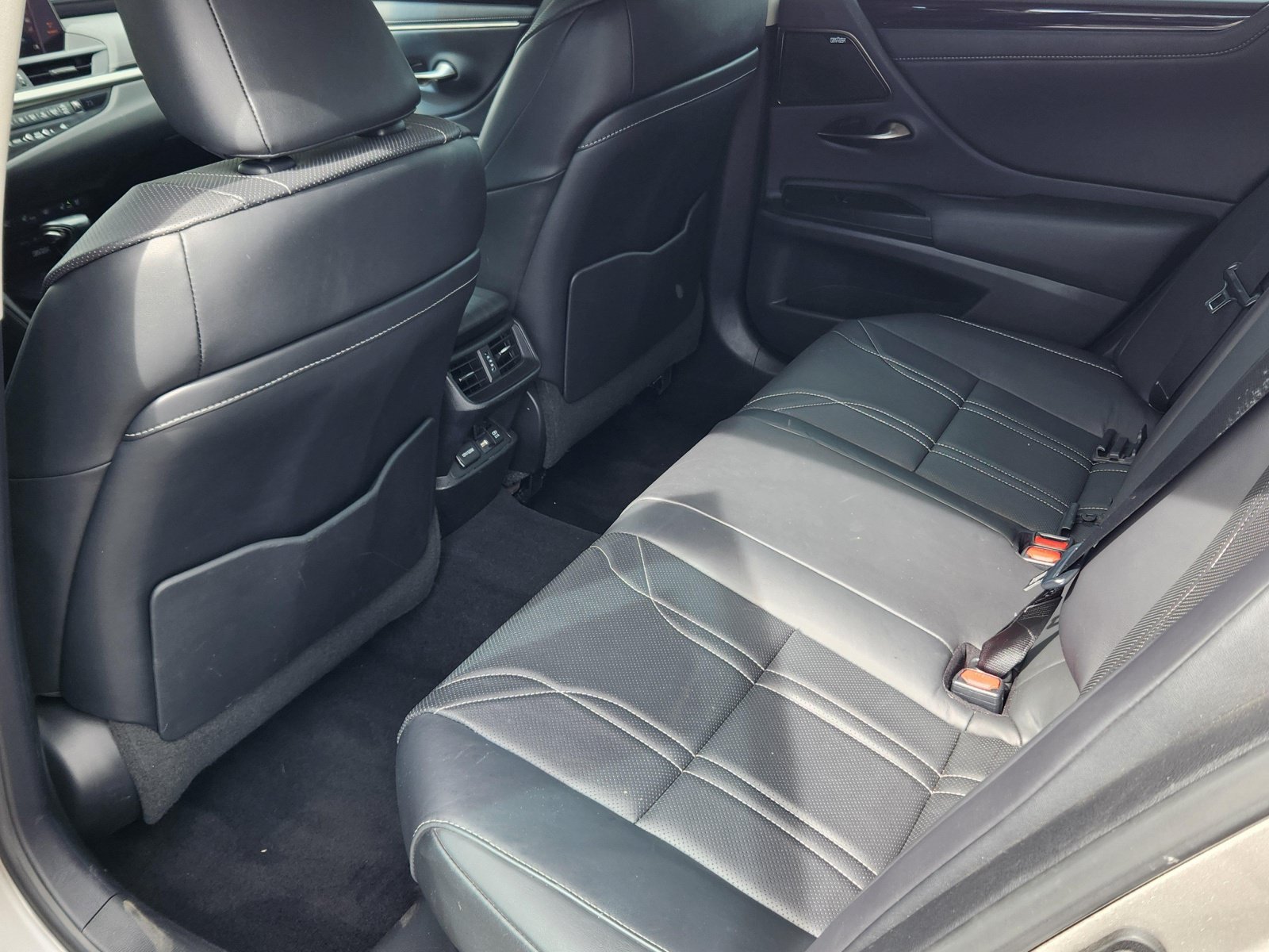 Certified 2021 Lexus ES 300h w/ Luxury Package FWD image 26