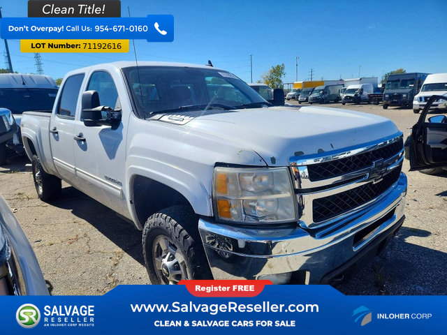 Used 2011 Chevrolet Silverado 2500 LT w/ Interior Plus Package AWD/4WD image 5