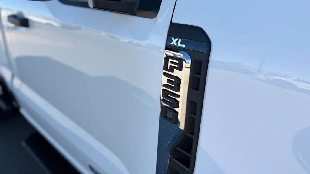 New 2026 Ford F350 XL w/ FX4 Off-Road Package image 9