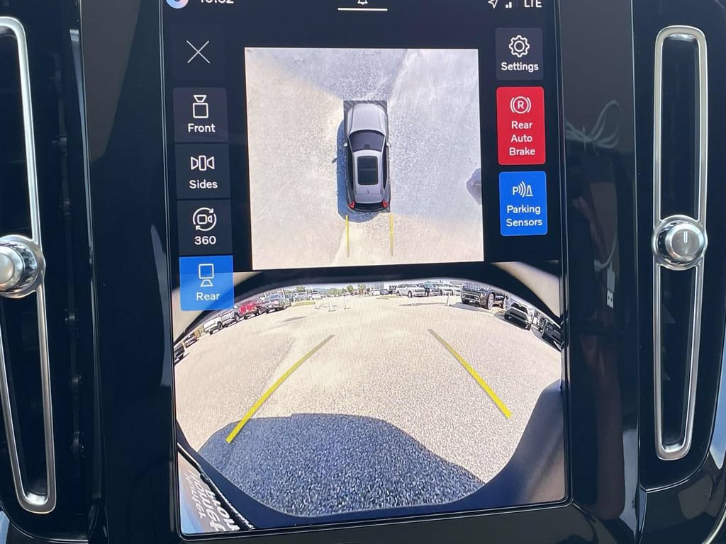 New 2026 Volvo XC40 B5 Plus w/ Climate Package AWD/4WD image 18