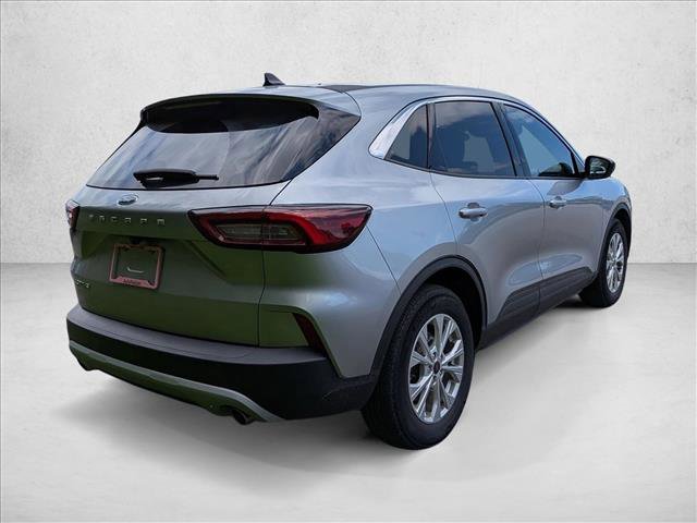 Used 2023 Ford Escape Active w/ Cold Weather Package FWD image 5
