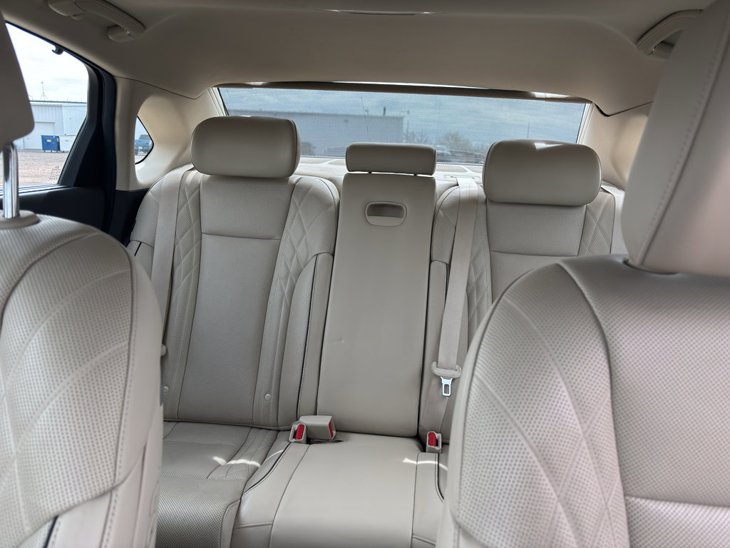 Used 2019 Kia K900 Luxury image 25