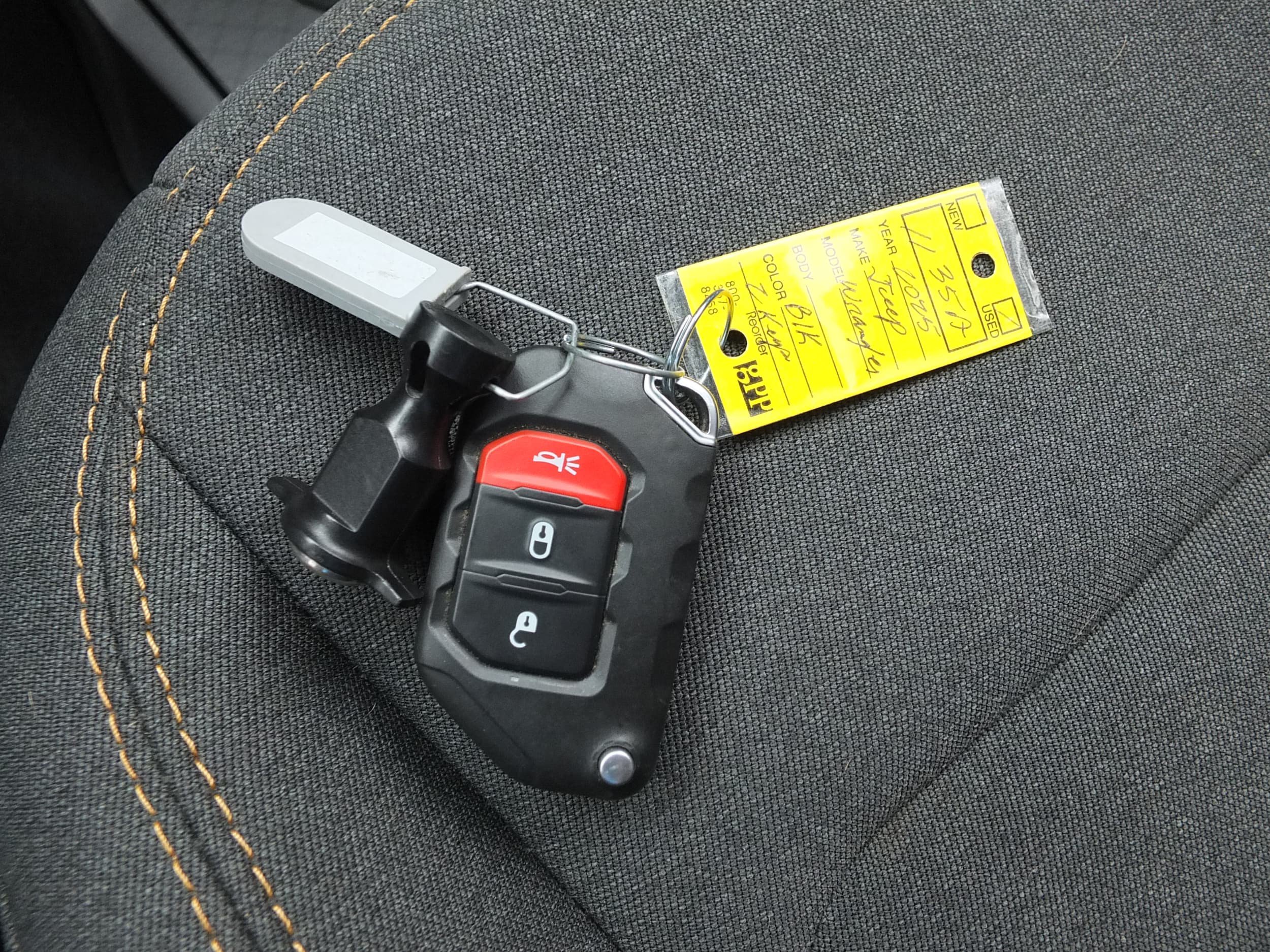 Used 2025 Jeep Wrangler Sport AWD/4WD image 27