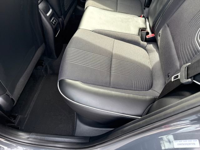 Certified 2025 Hyundai Venue Limited FWD image 17