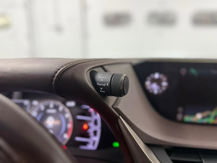 Used 2019 Lexus ES 350 w/ Premium Package image 28
