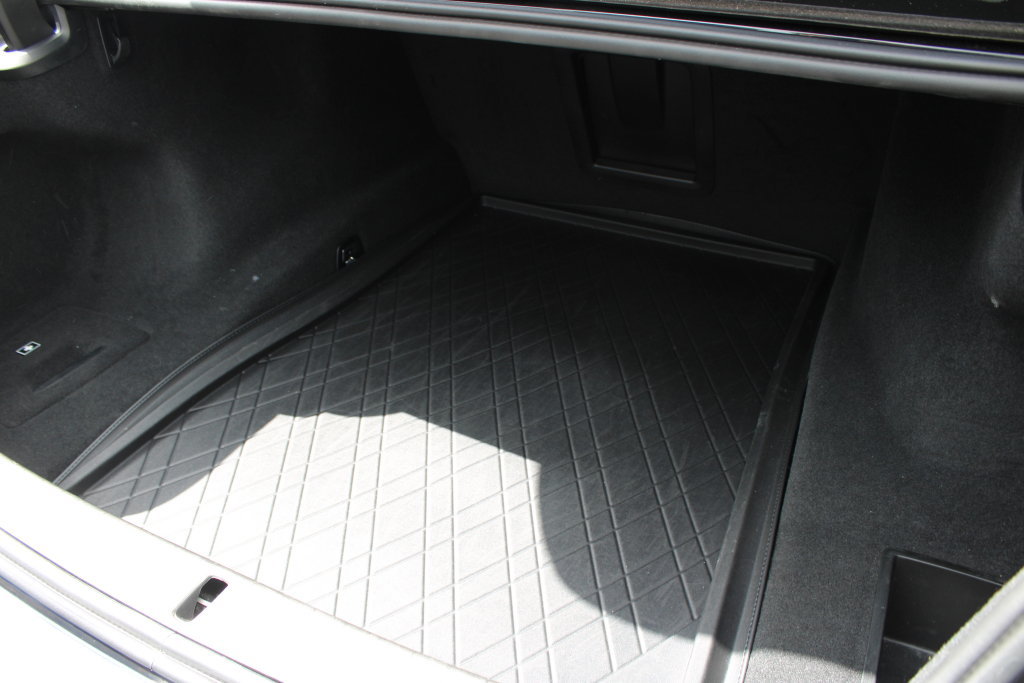 Used 2021 BMW 740i w/ M Sport Package RWD image 10