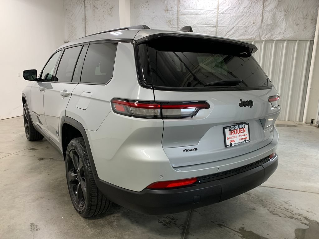 Used 2023 Jeep Grand Cherokee L Altitude AWD/4WD image 24