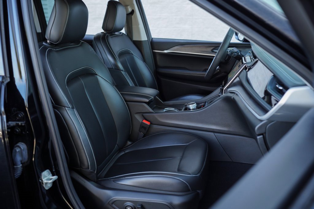 Used 2023 Jeep Grand Cherokee 4WD 4xe image 23