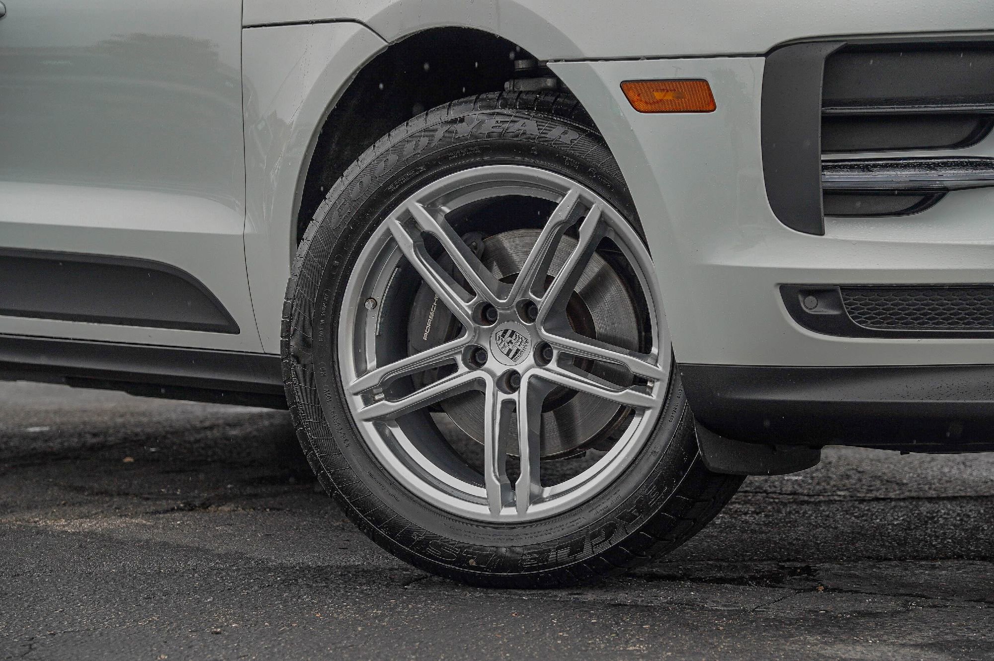 Used 2020 Porsche Macan image 1