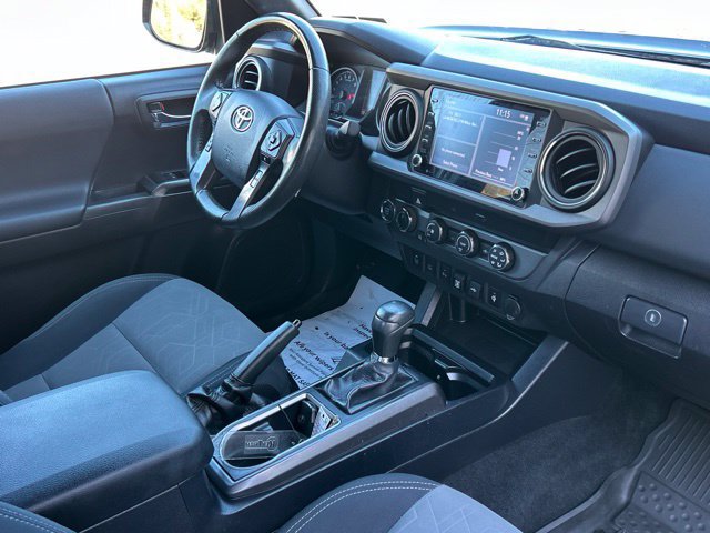 Used 2020 Toyota Tacoma TRD Off-Road w/ Technology Package AWD/4WD image 30