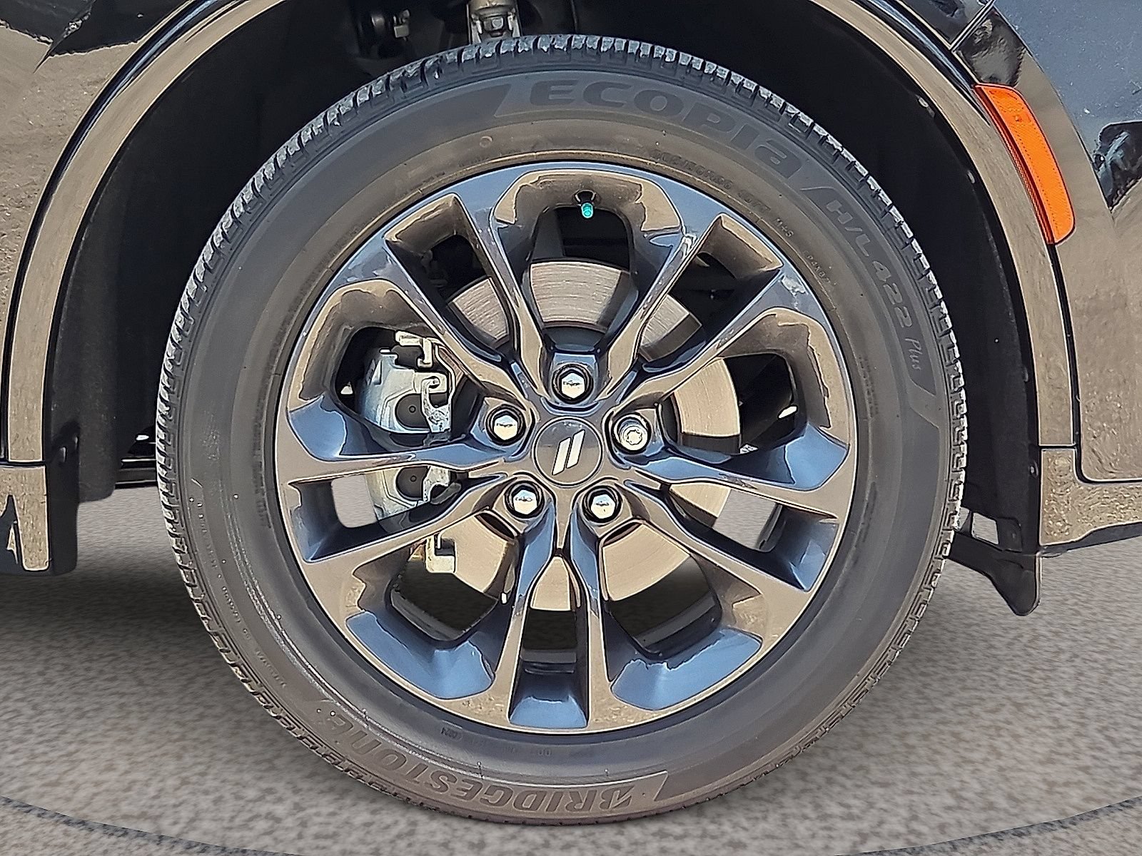 Used 2024 Dodge Durango SXT w/ SXT Blacktop Group RWD image 8