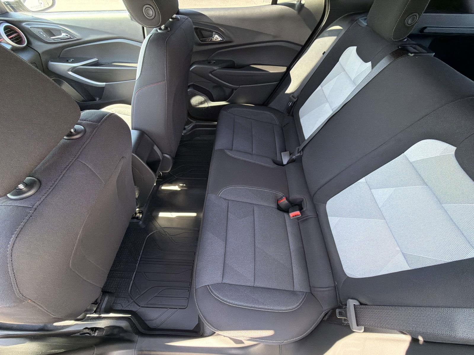 New 2026 Chevrolet Trax RS w/ Sunroof Package FWD image 4