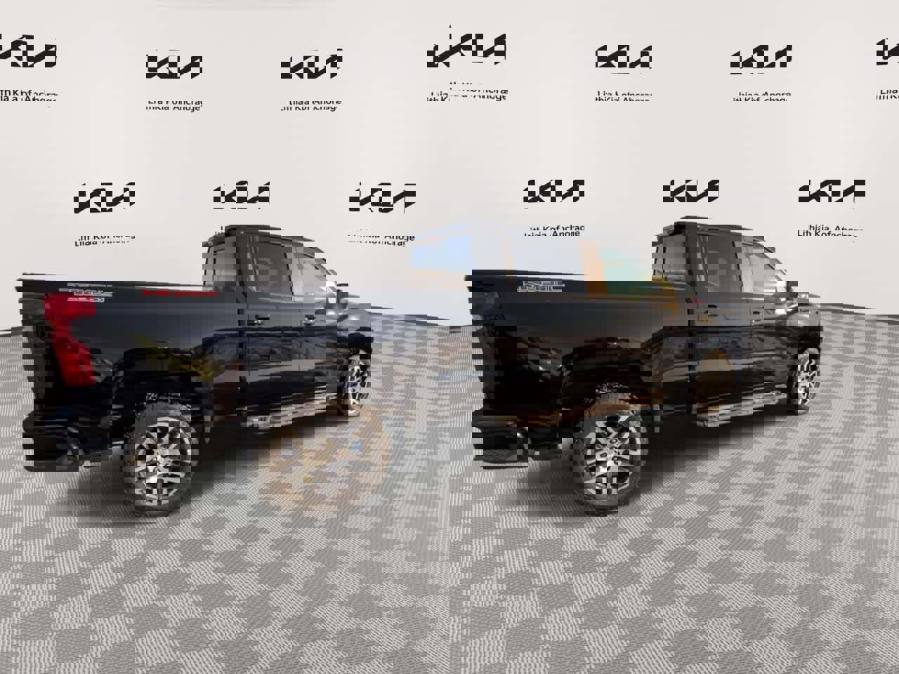 Used 2019 Chevrolet Silverado 1500 LT Trail Boss image 2