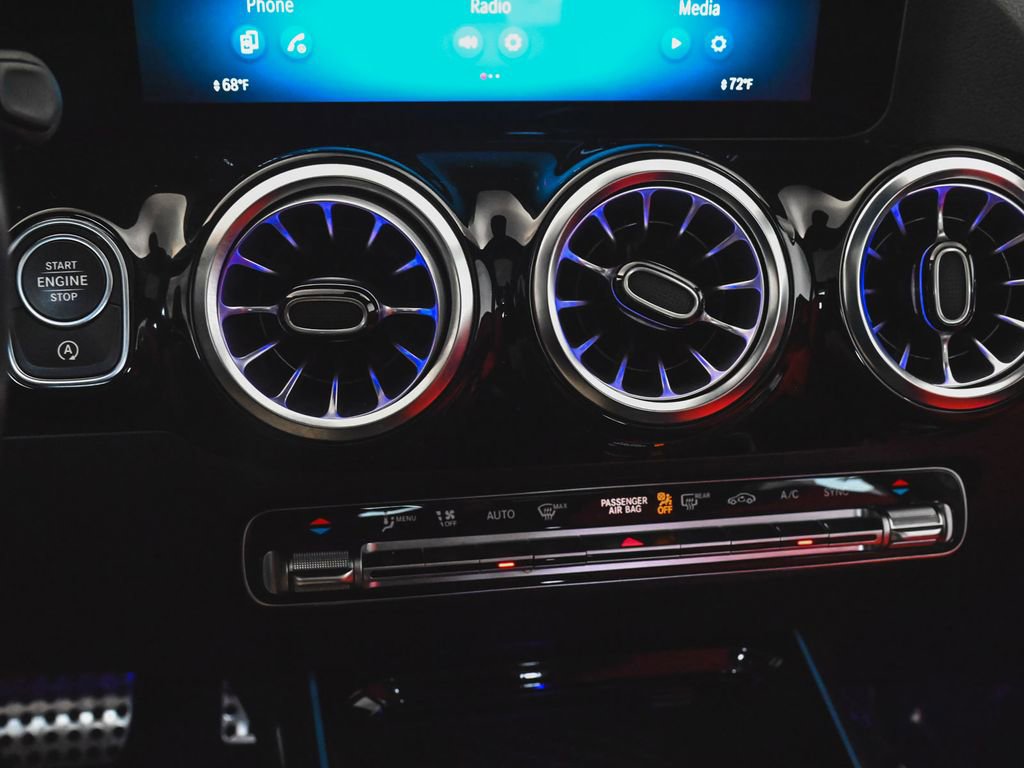 Used 2024 Mercedes-Benz GLA 35 AMG 4MATIC image 29