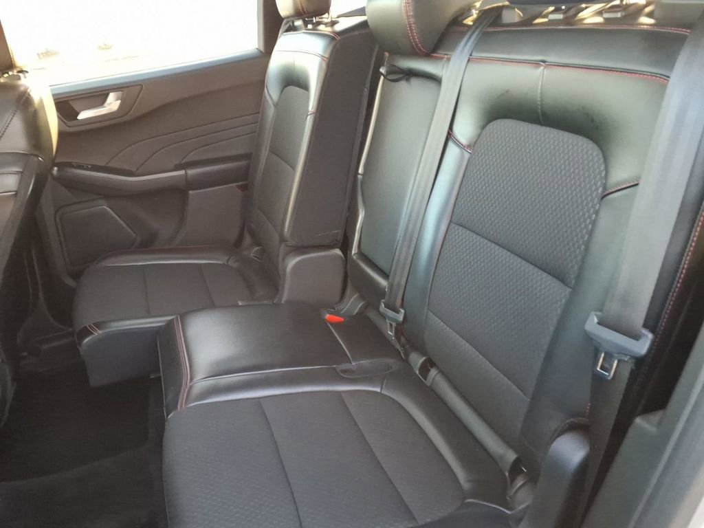 Used 2024 Ford Escape ST-Line w/ Tech Pack #1 image 21