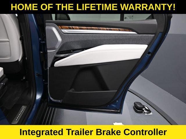 Used 2025 Cadillac Escalade Sport Platinum w/ LPO, Floor Liner Package AWD/4WD image 55
