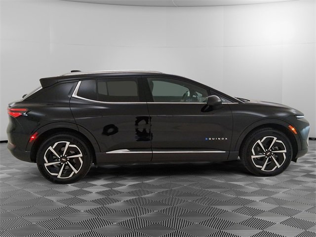 Used 2025 Chevrolet Equinox EV LT w/ Convenience Package image 2