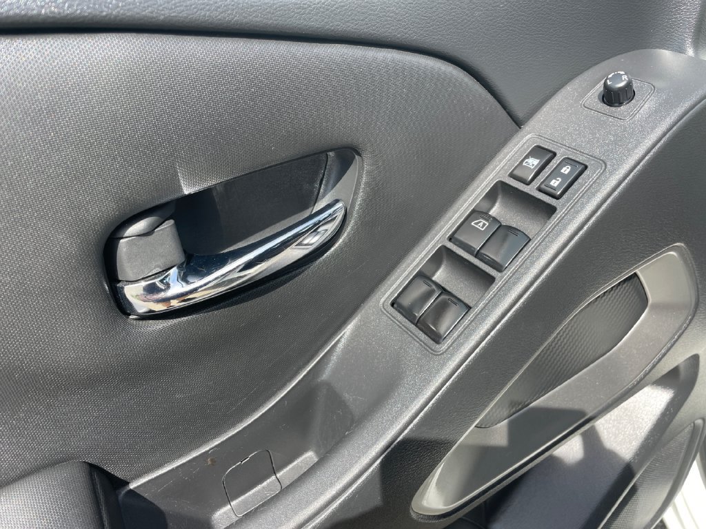 Used 2023 Nissan Frontier SV AWD/4WD image 23