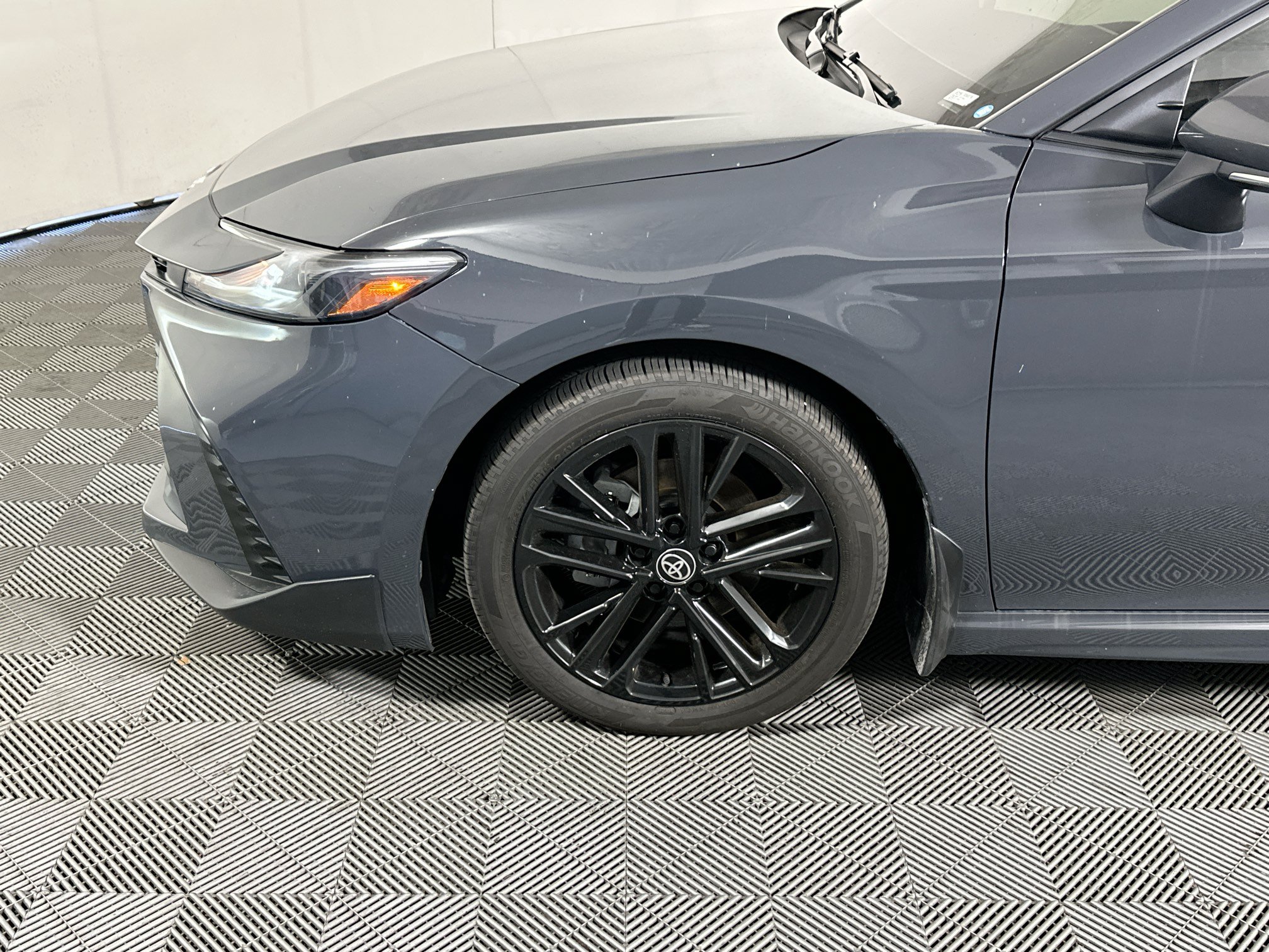 Used 2025 Toyota Camry SE FWD image 11