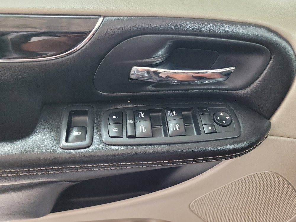 Used 2019 Dodge Grand Caravan SXT FWD image 27