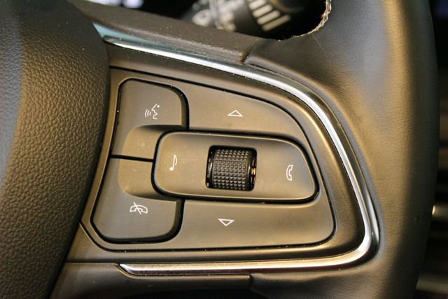 Used 2025 Buick Encore GX Avenir w/ Avenir Technology Package AWD/4WD image 23