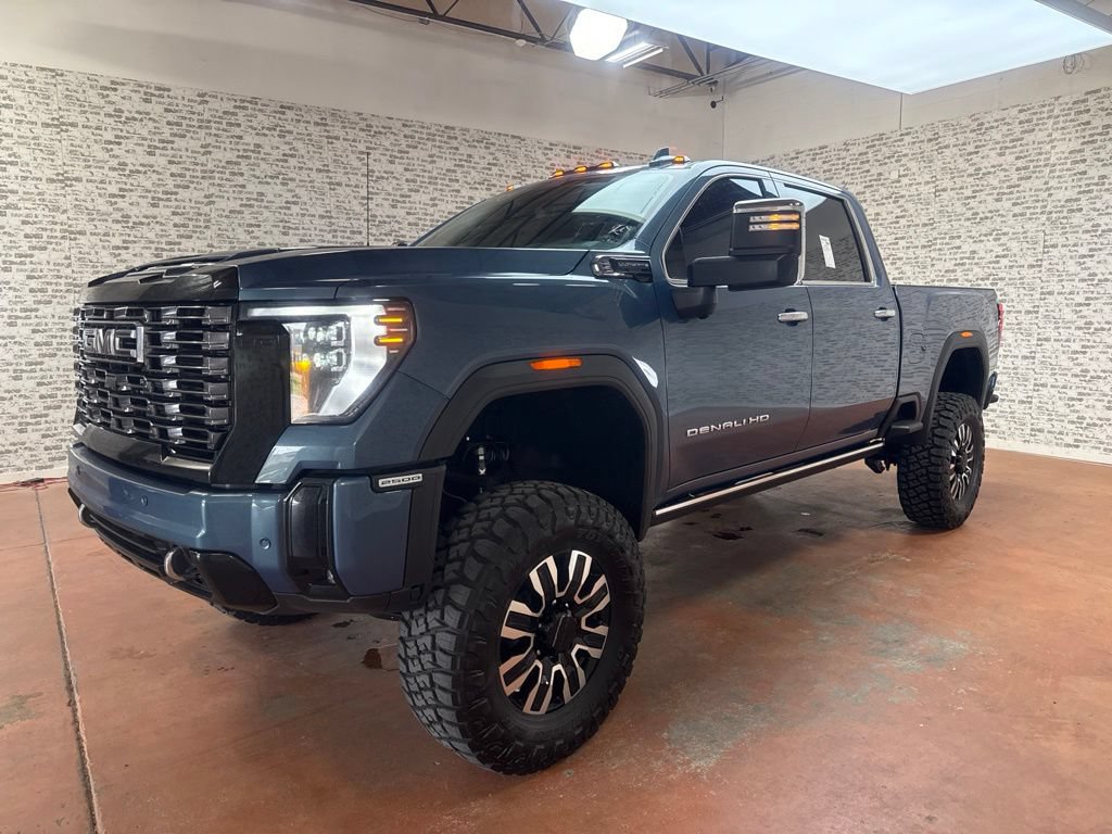 Used 2026 GMC Sierra 2500 Denali Ultimate w/ Max Trailering Package AWD/4WD image 3