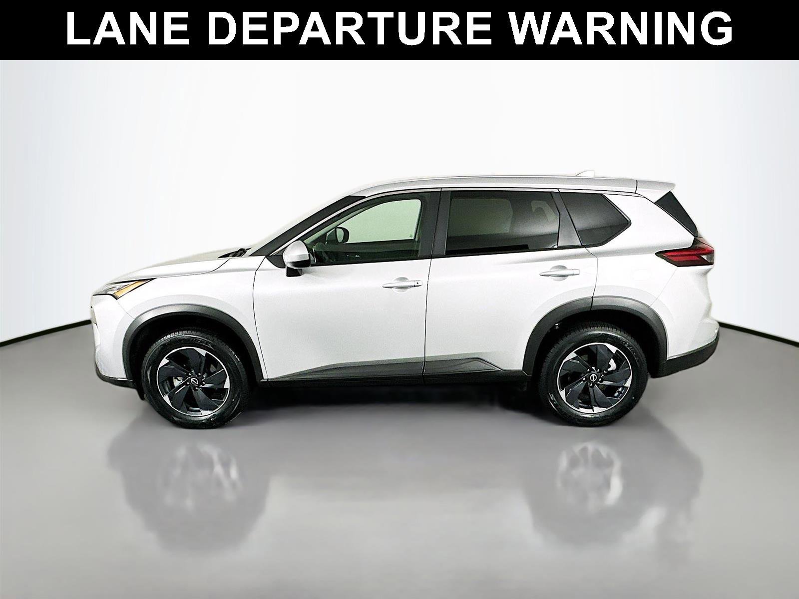 Used 2024 Nissan Rogue SV image 4