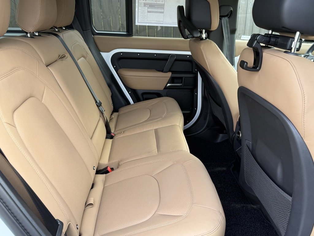 New 2026 Land Rover Defender 110 S image 34