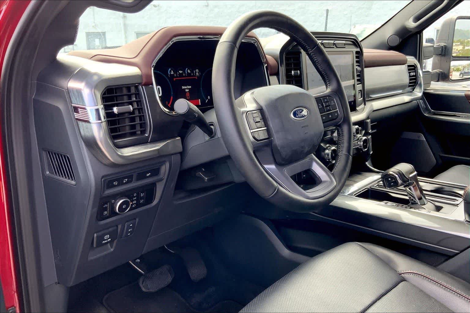 Used 2023 Ford F150 Lariat AWD/4WD image 2