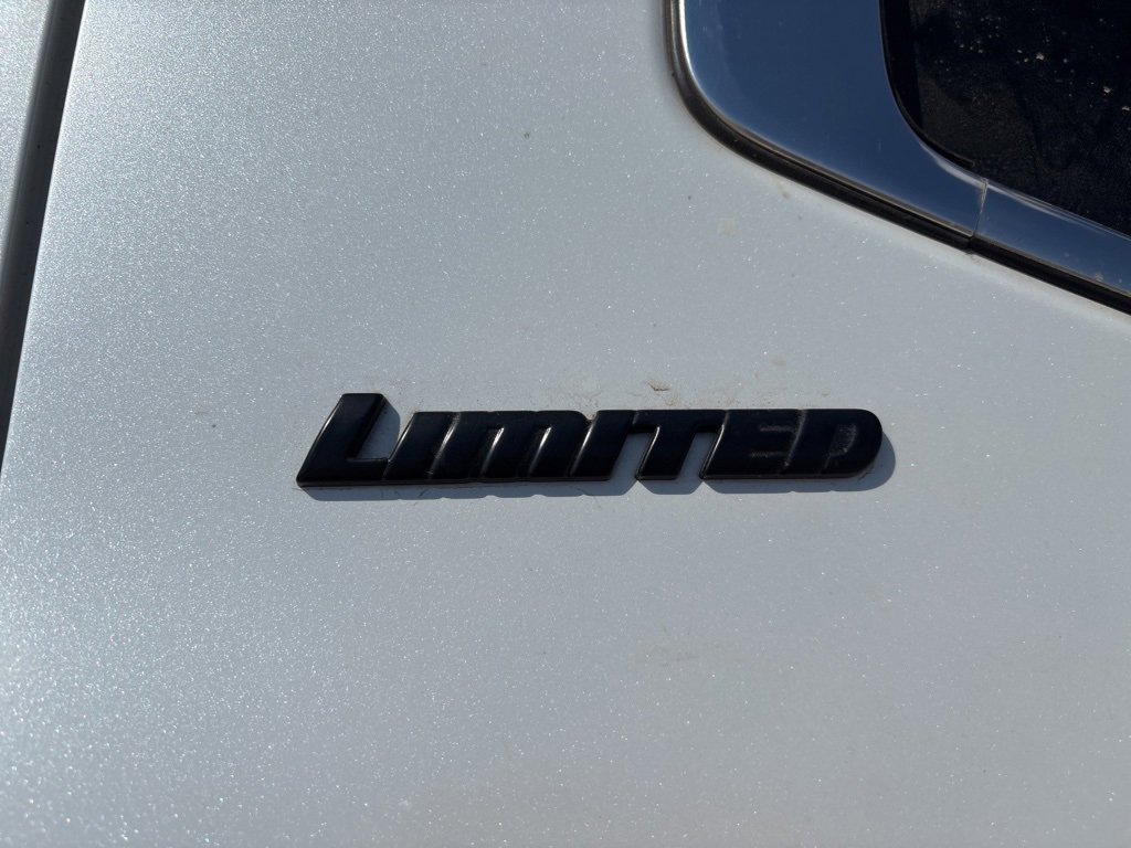 Used 2022 Toyota Tundra Limited image 9
