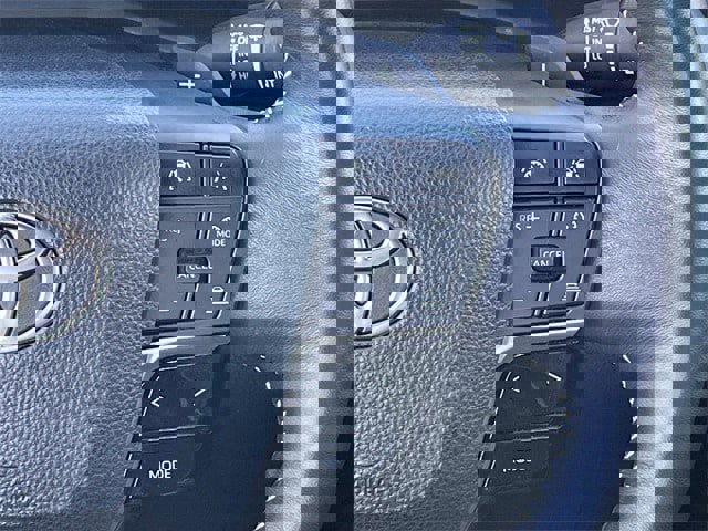 Used 2025 Toyota Camry SE image 15