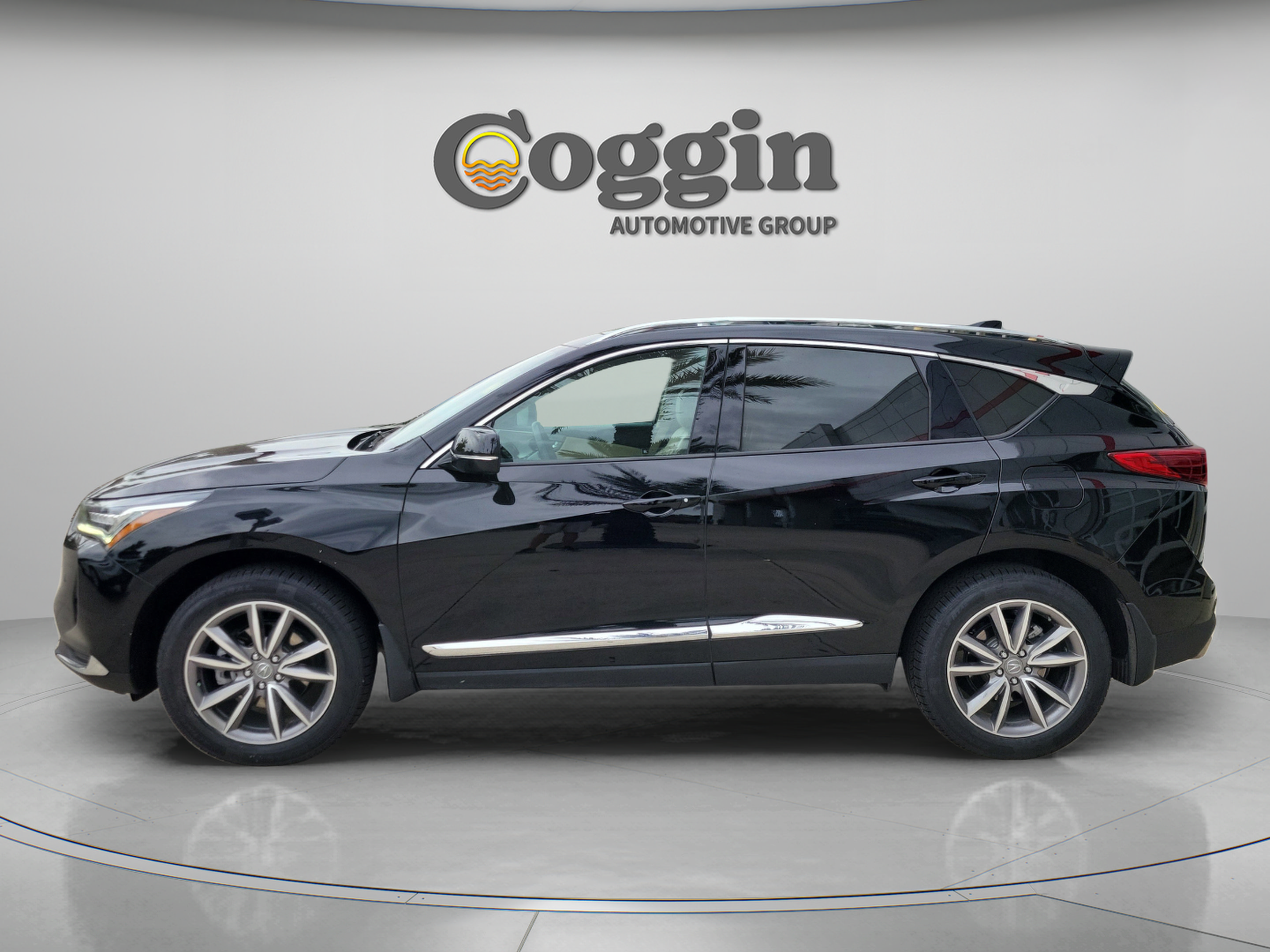 Used 2023 Acura RDX FWD w/ Technology Package image 2