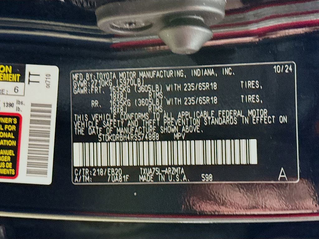 Certified 2024 Toyota Highlander XLE image 33