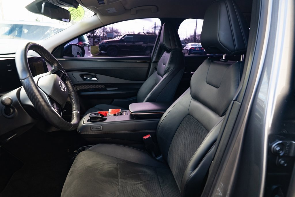 Used 2024 Nissan Ariya AWD image 18