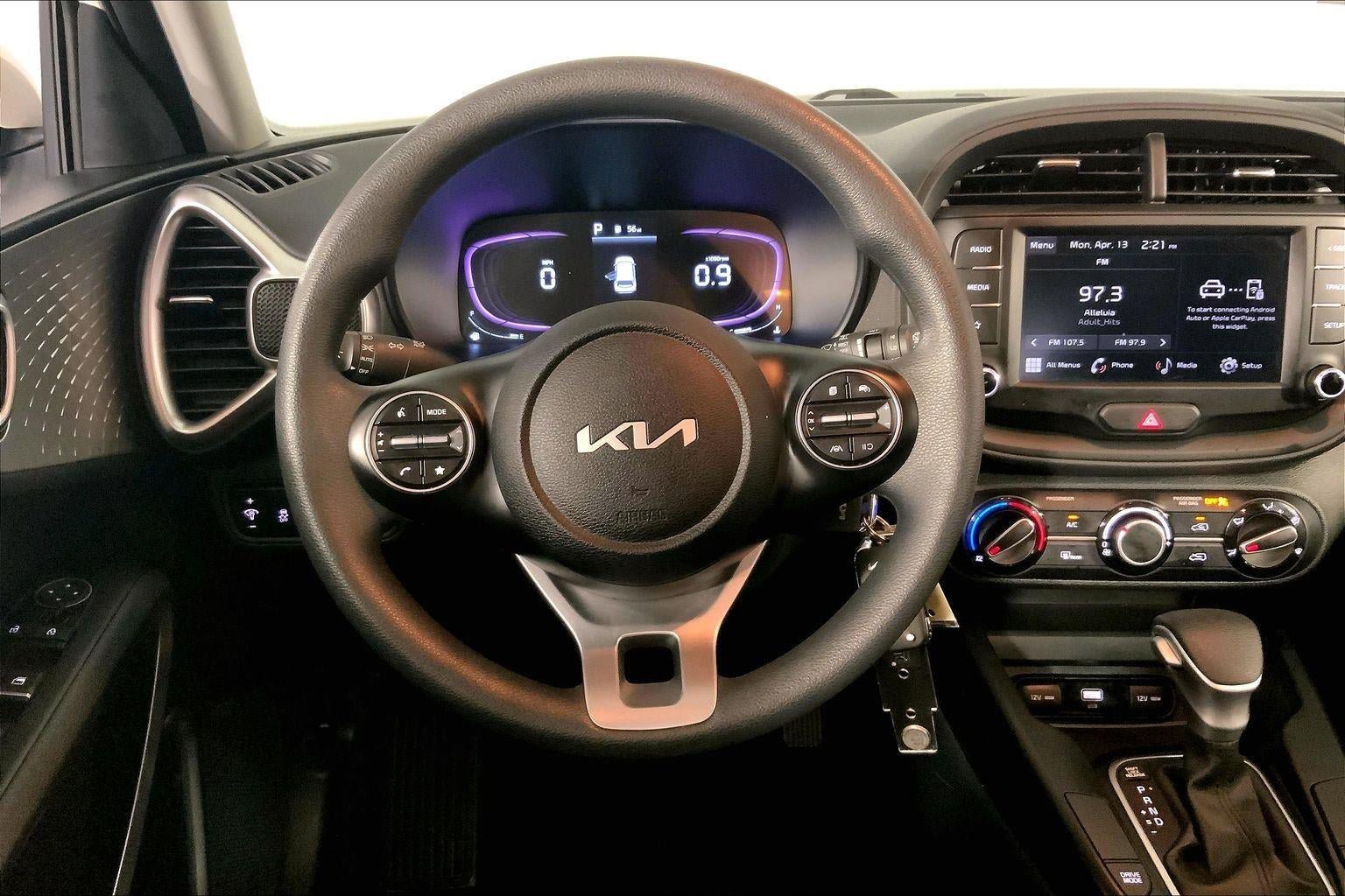 Used 2025 Kia Soul LX FWD image 5