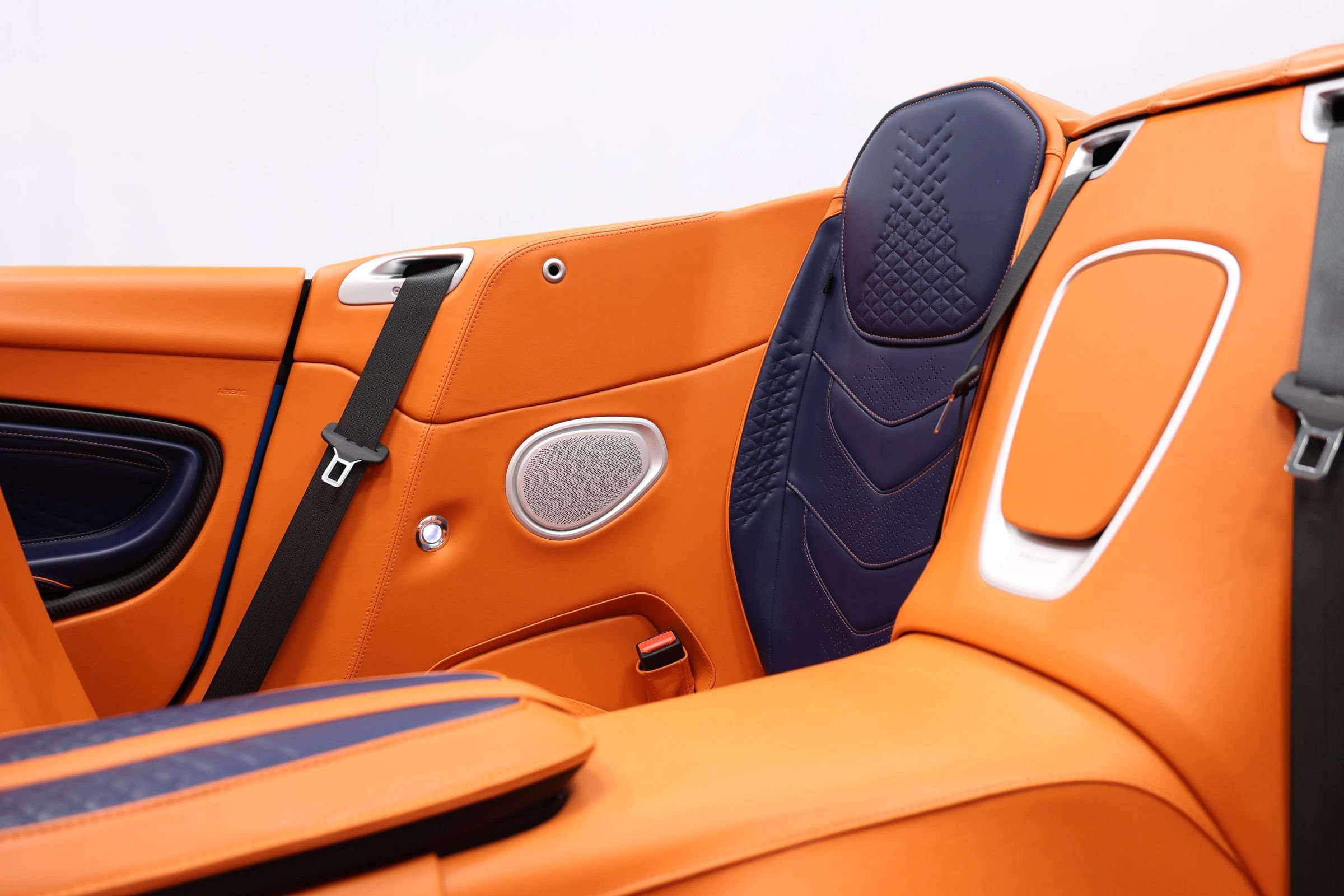 Used 2022 Aston Martin DBS Superleggera Volante RWD image 67