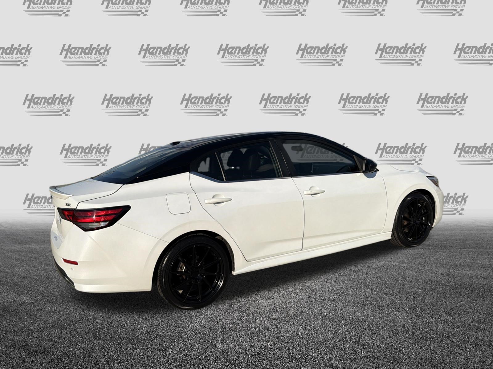 Used 2022 Nissan Sentra SR w/ SR Premium Package FWD image 10