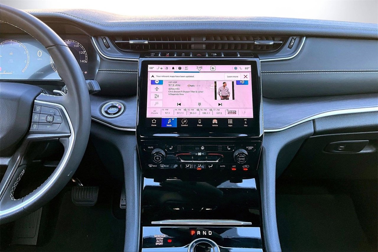 Certified 2024 Jeep Grand Cherokee Limited image 11