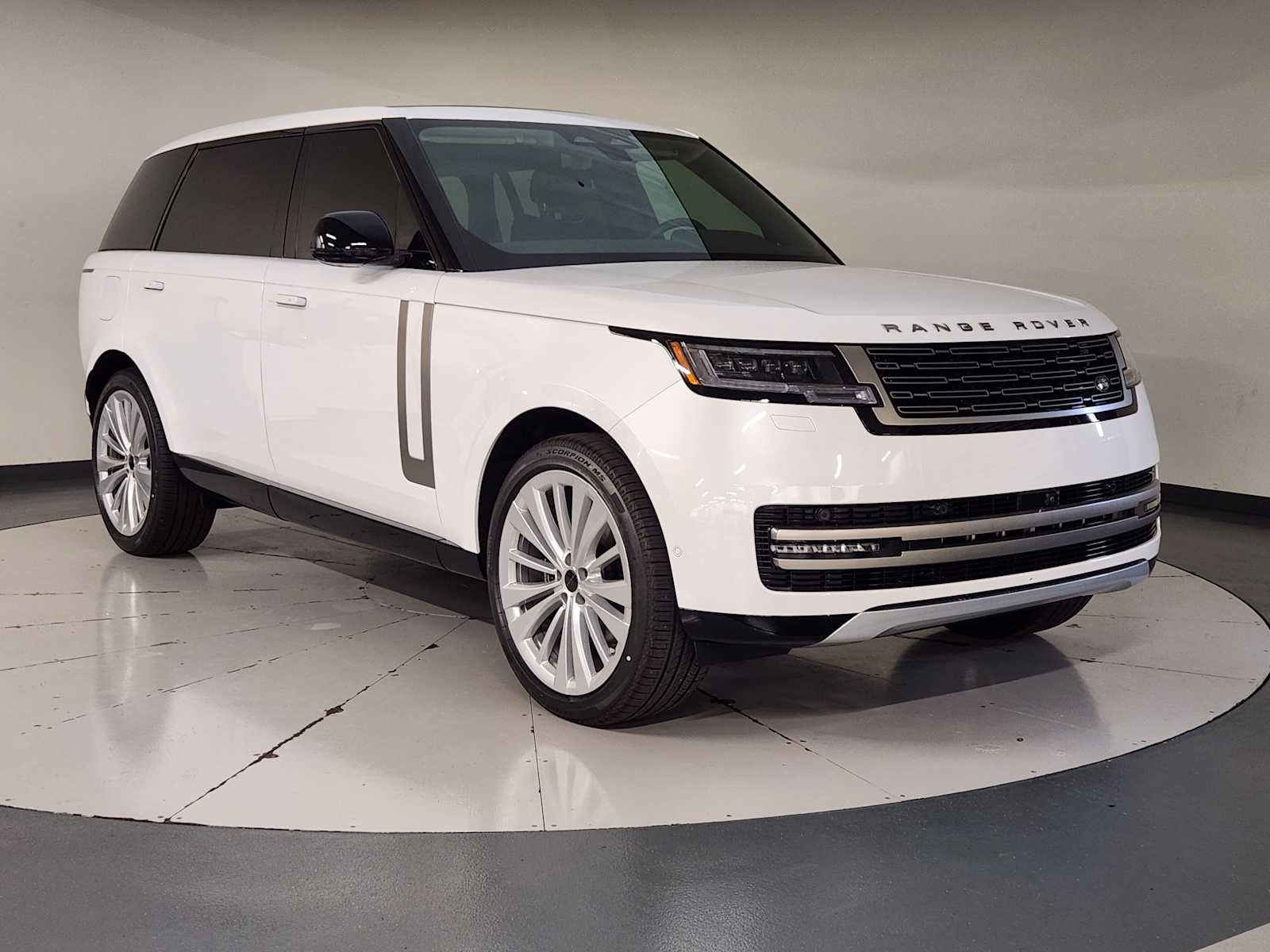New 2026 Land Rover Range Rover Long Wheelbase SE AWD/4WD image 7