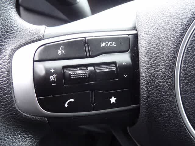Used 2025 Kia Sportage LX FWD image 17