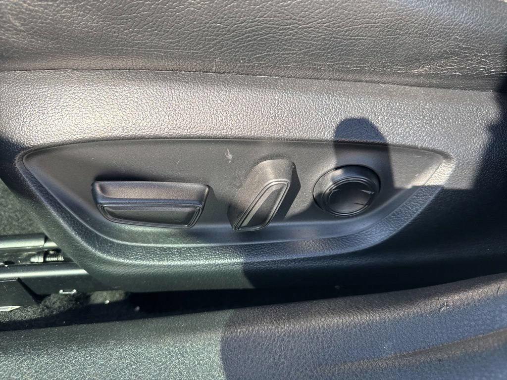 Used 2018 Toyota Camry LE FWD image 18