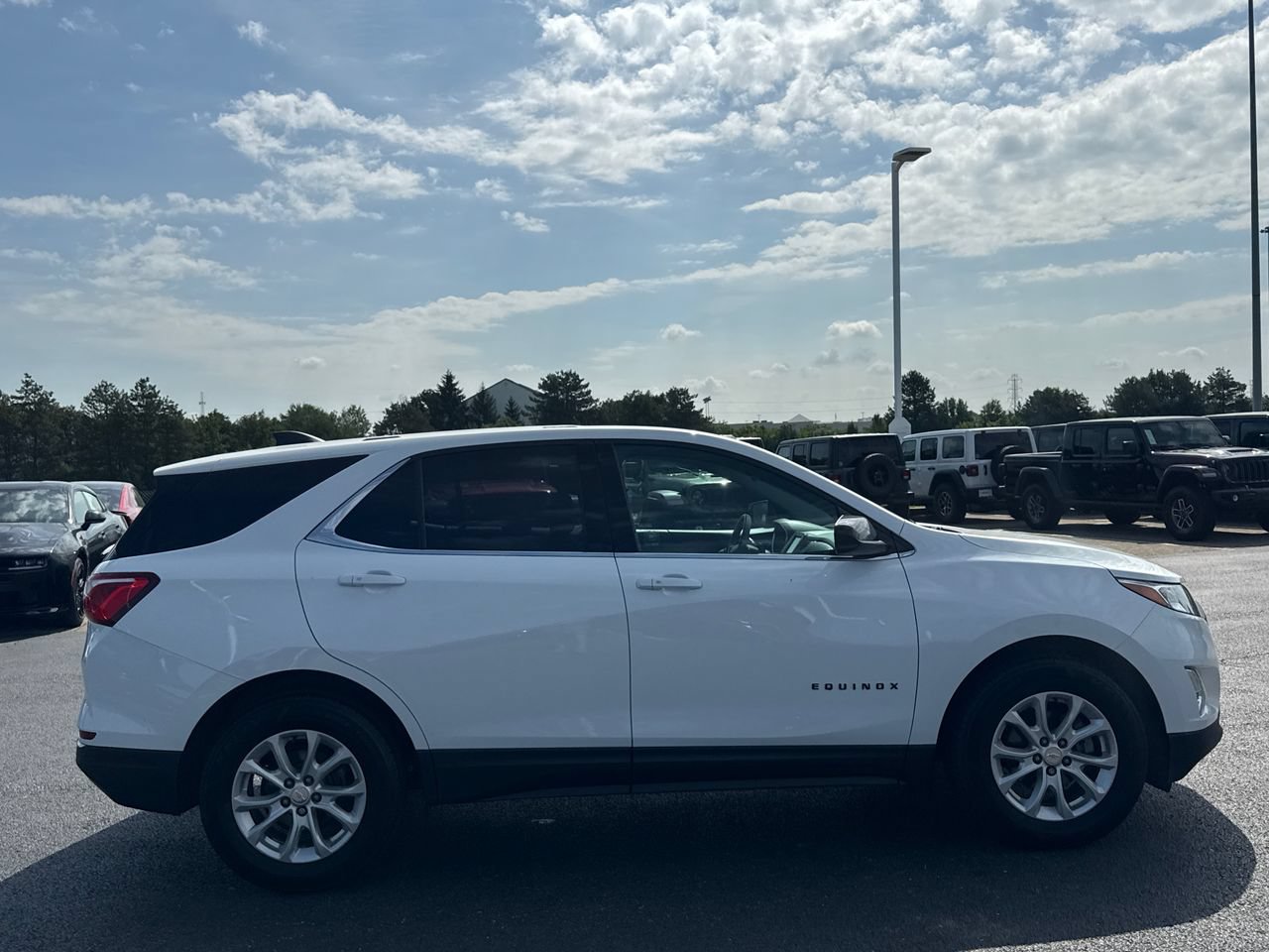 Used 2019 Chevrolet Equinox LT w/ LPO, Blackout Package FWD image 2