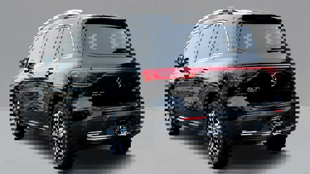 Certified 2022 Mercedes-Benz EQB 300 4MATIC w/ Exclusive Package image 7