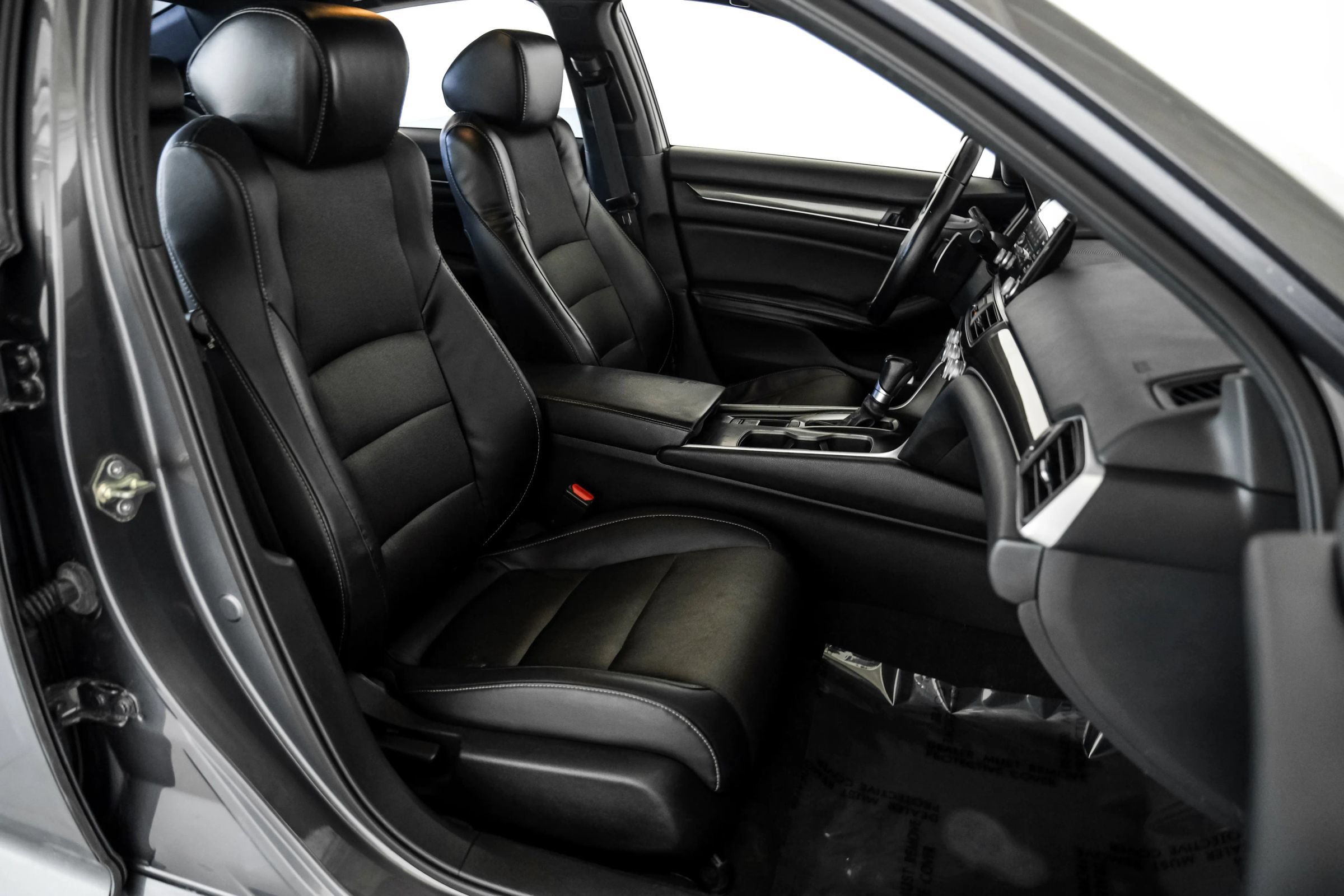 Used 2018 Honda Accord Sport image 27