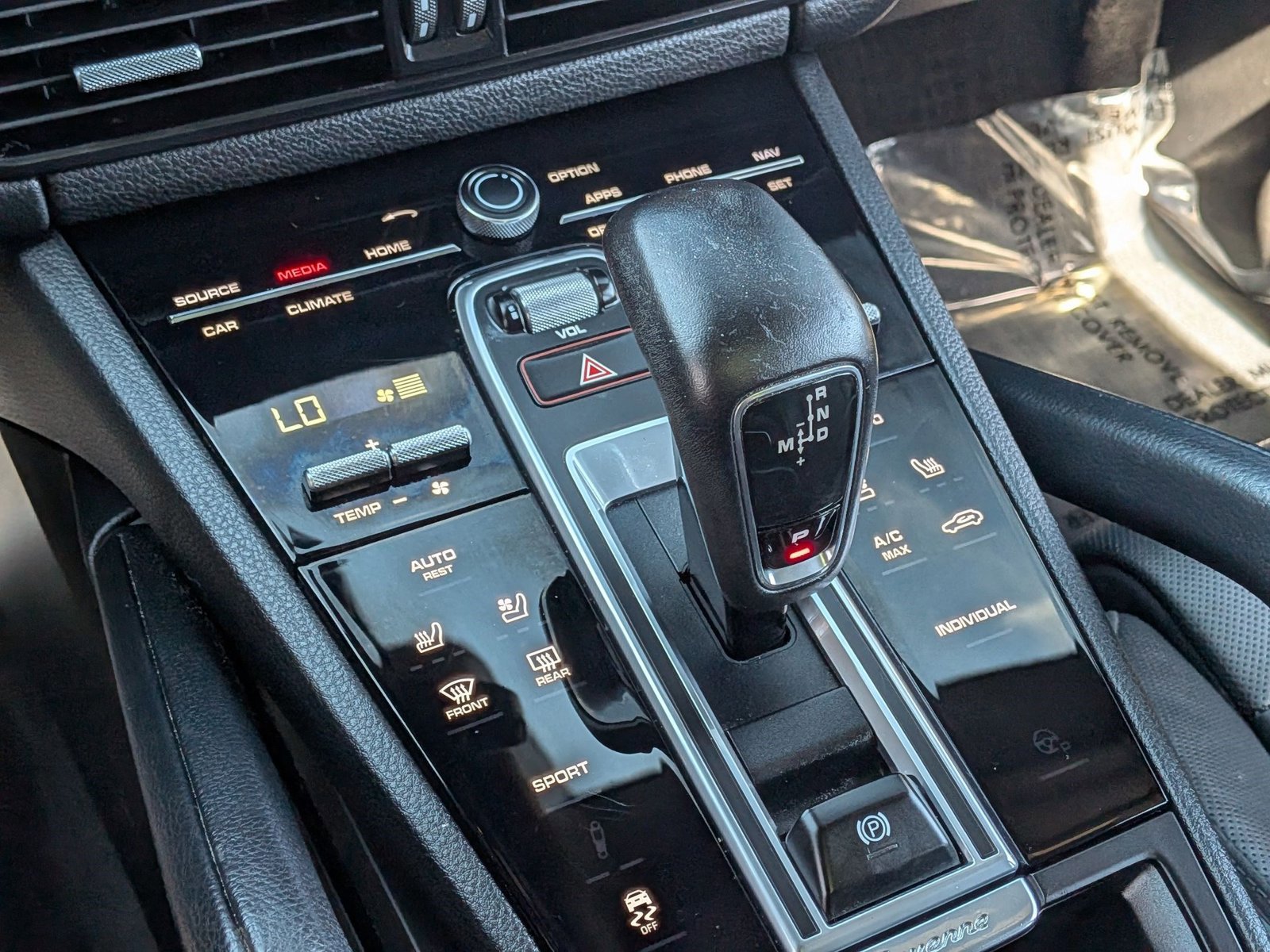 Used 2022 Porsche Cayenne image 20